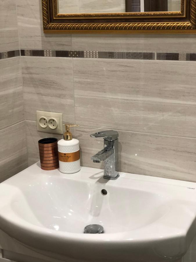 Квартира С Двумя Комнатами В Ж/К Атлант Dnipro Ngoại thất bức ảnh